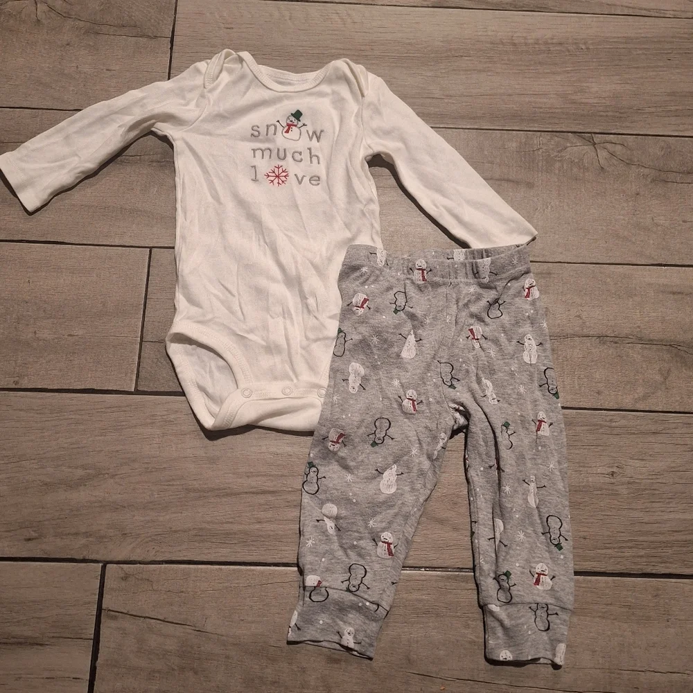 🍦 Carter's Snow Much Love onesie set☃️